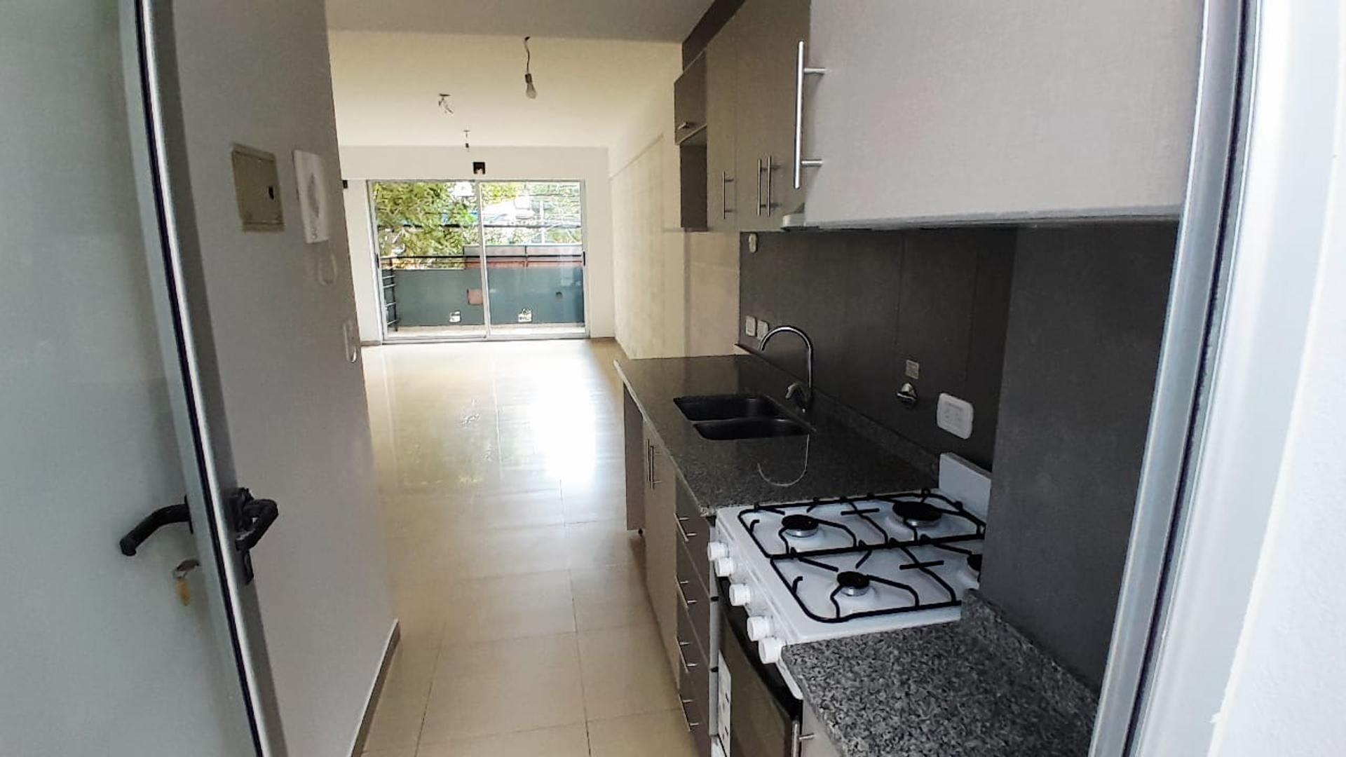 Departamento monoambiente en VENTA- Av. San  Juan al 2100