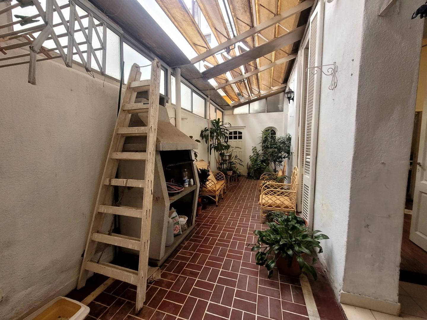 Departamento tipo casa de 3 ambientes en VENTA - Zona San Cristobal